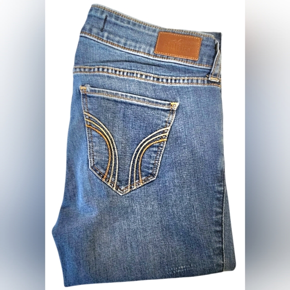 Hollister Low Rise Boot Cut Jeans - Picture 5 of 7